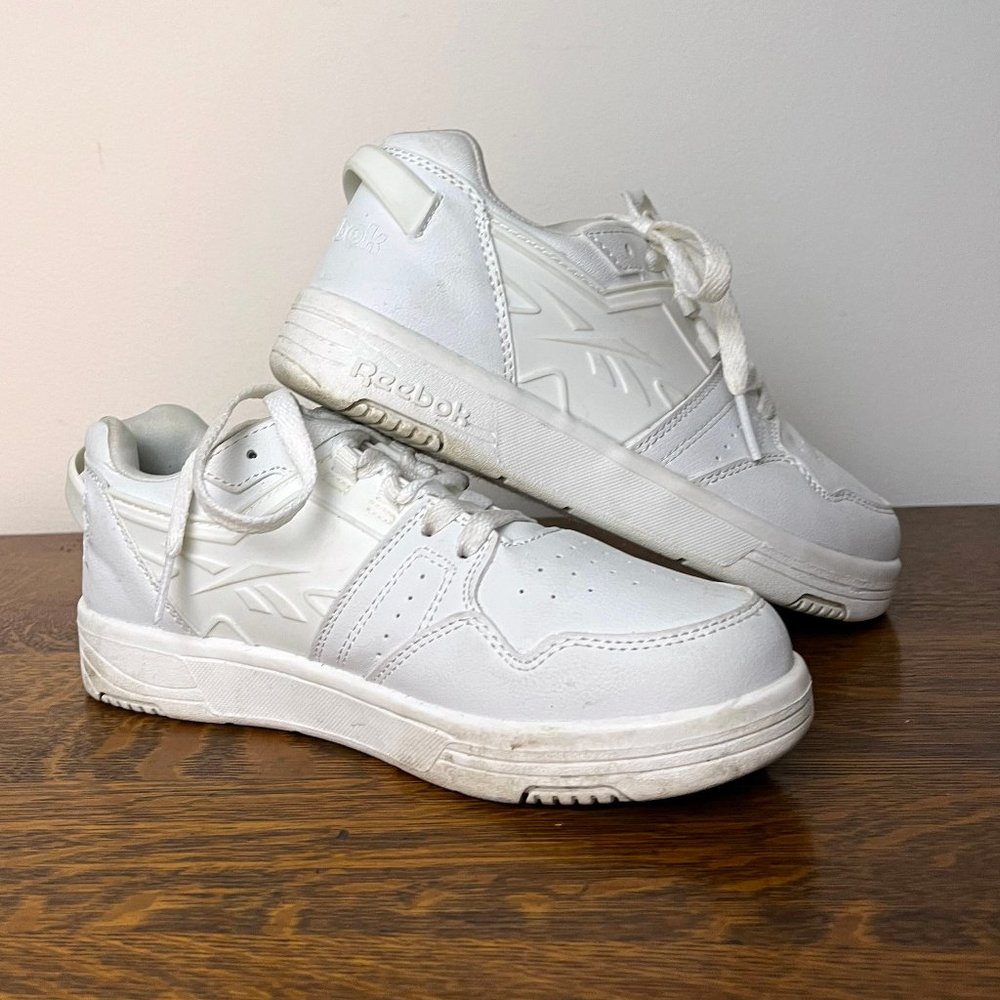 Reebok classic sneaks white size 5.5 women's/3K kids - Picture 4 of 8
